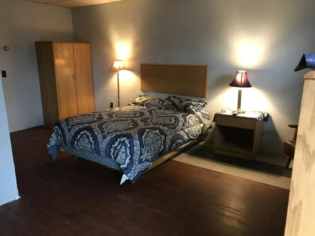 Pittsfield Motor Inn 6